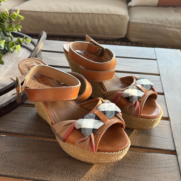 Burberry Wedge Heels Womens Size 39 Leather Nova Check Bow Wrap Ankle Strap - Picture 1 of 11